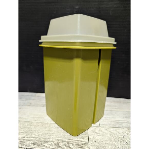 Vintage Tupperware Pickle Keeper Pic-A-Deli Avocado Green 1330 with Lid & Lifter - Picture 1 of 4